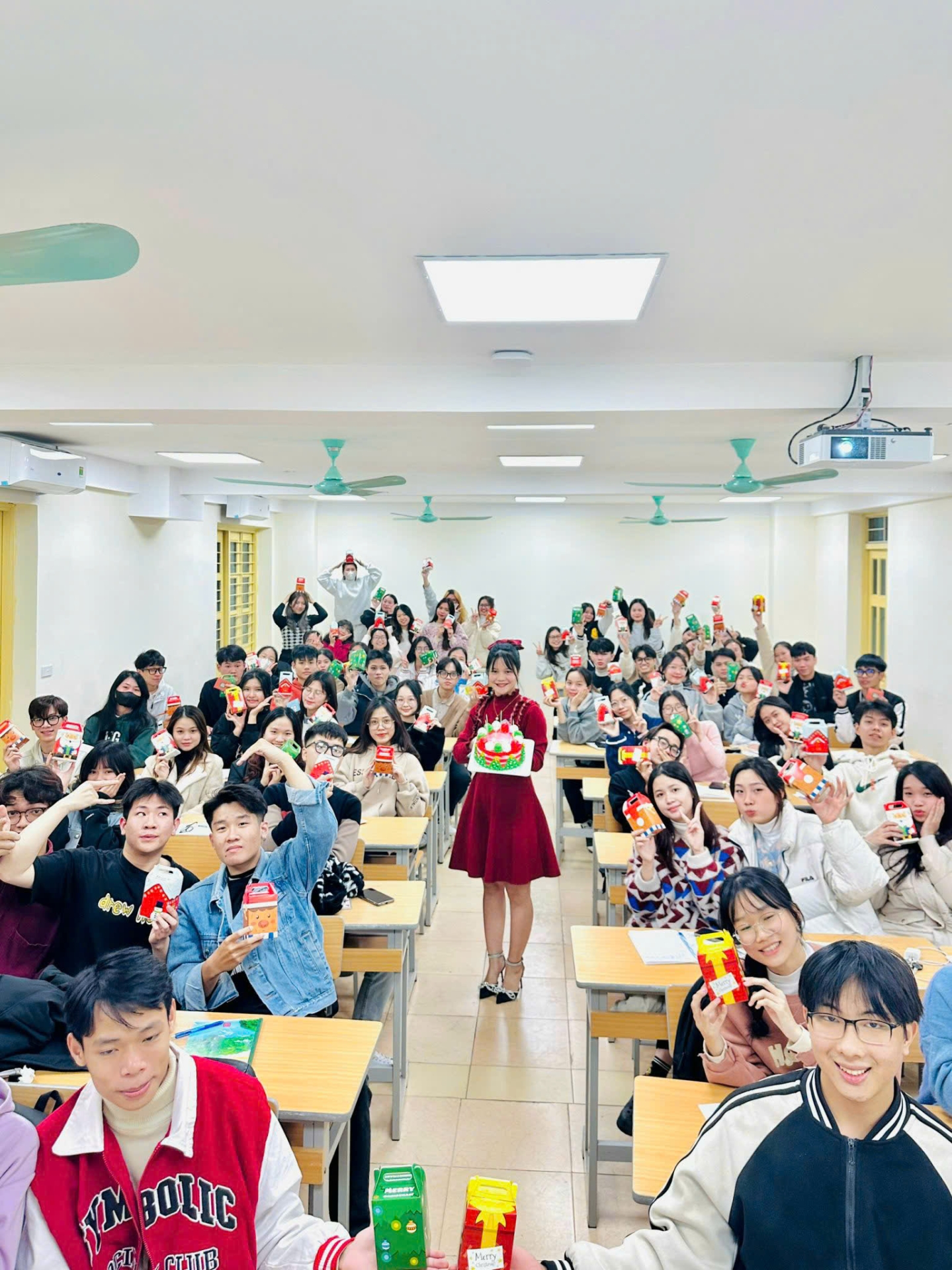 Lớp 64TMĐT1 – Hành trình học tập và trải nghiệm Thương mại điện tử tại Đại học Thủy Lợi